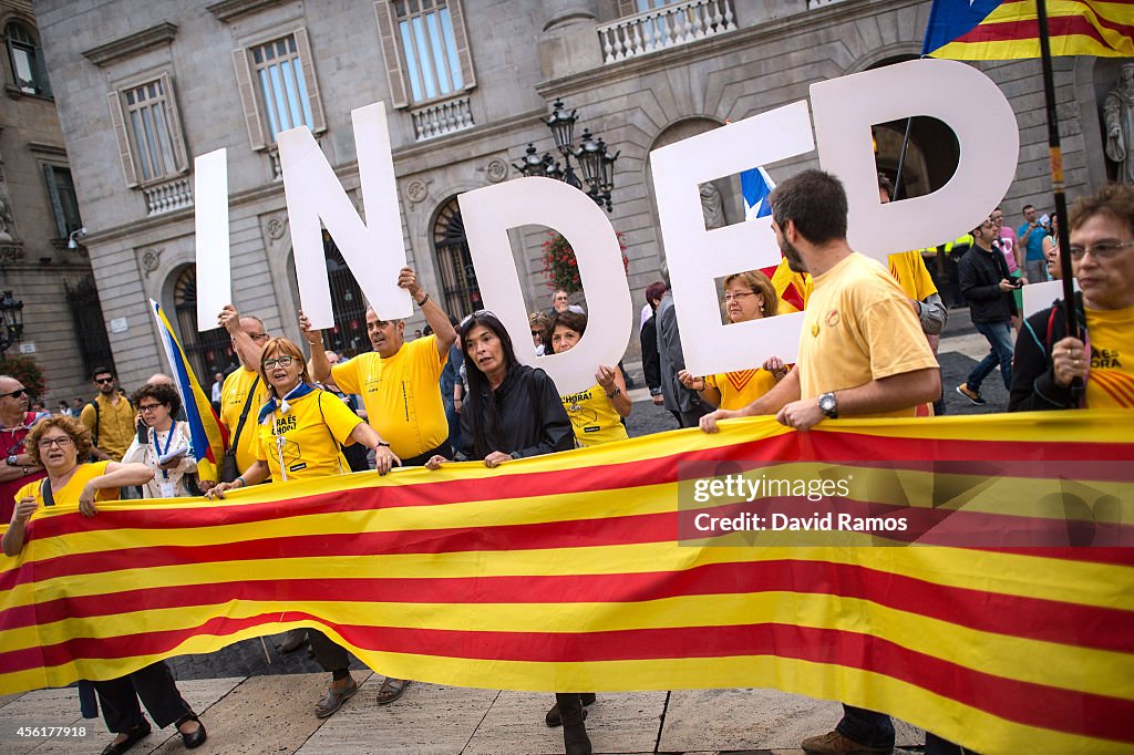 Catalan Leader Artur Mas Signs Decree For Independence Referendum