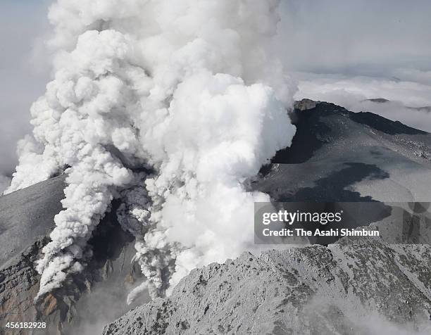 Monte Ontake 372 Mt Ontake Stock Photos, High-Res Pictures, and Images - Getty Images