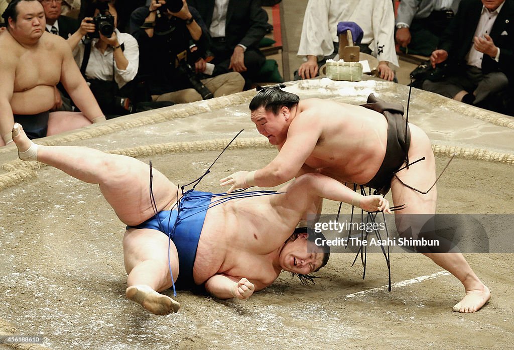 Grand Sumo Autumn Tournament - Day 14