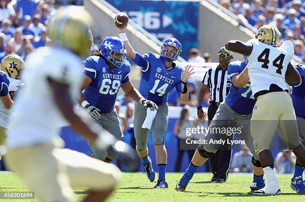 Patrick Towles of the Kentucky Wildcats during the game against the Vanderbilt Commodores at Commonwealth Stadium on September 27, 2014 in Lexington,...