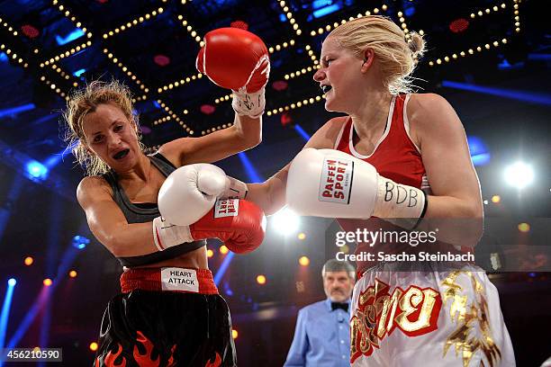 Jordan Carver fights Melanie Mueller during the 'Das Grosse Prosieben Promiboxen' tv show at Castello on September 27, 2014 in Duesseldorf, Germany.