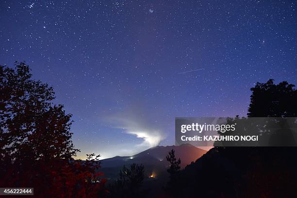 Monte Ontake 184 2014 Eruption Of Mount Ontake Stock Photos, High-Res Pictures, and ...