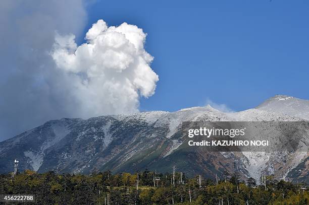 Monte Ontake 184 2014 Eruption Of Mount Ontake Stock Photos, High-Res Pictures, and ...