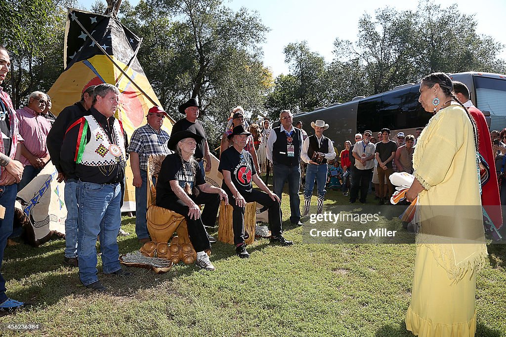 Harvest The Hope Benefit Concert Press Conference With Willie Nelson & Neil Young