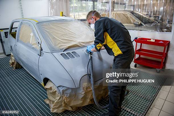 38 Car Panel Beating Stock Photos, High-Res Pictures, and Images ...