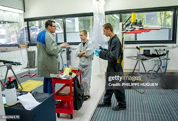 Panel Beating Lessons 38 Car Panel Beating Stock Photos, High-Res Pictures, and Images ...