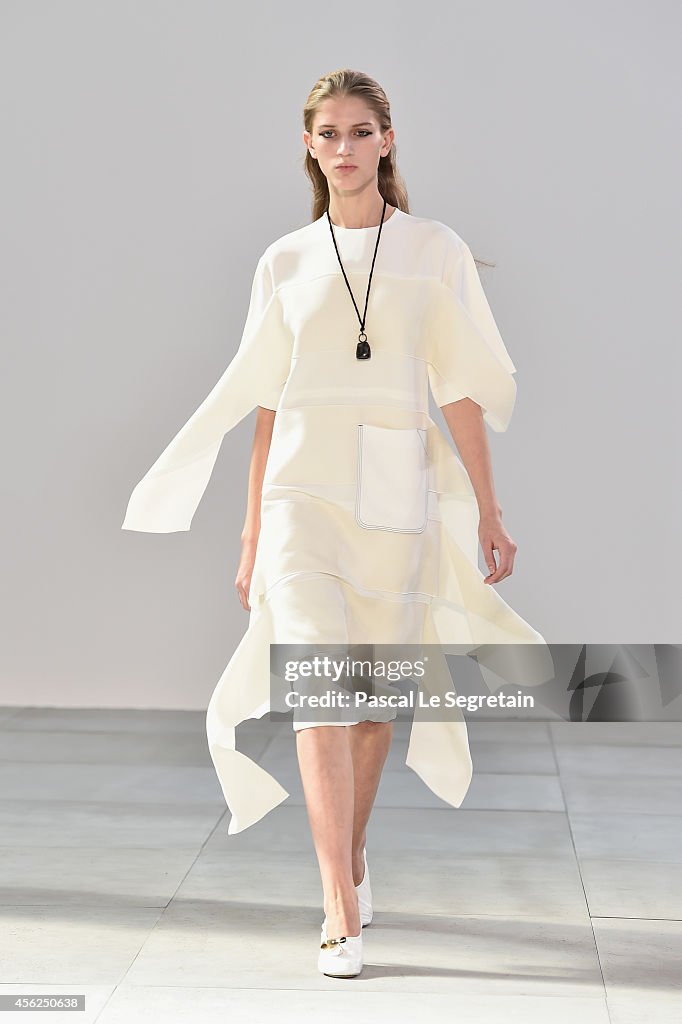 Celine : Runway - Paris Fashion Week Womenswear Spring/Summer 2015