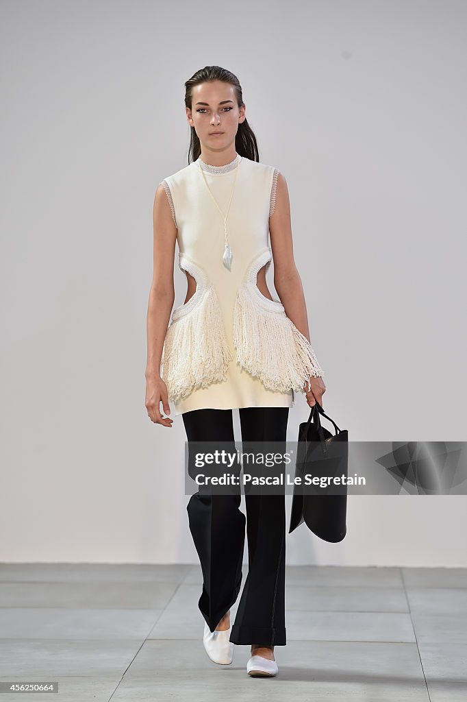 Celine : Runway - Paris Fashion Week Womenswear Spring/Summer 2015