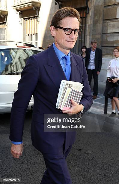 Hamish Bowles attends Viktor & Rolf fashion show as part of the Paris Fashion Week Womenswear Spring/Summer 2015 on September 27, 2014 in Paris,...