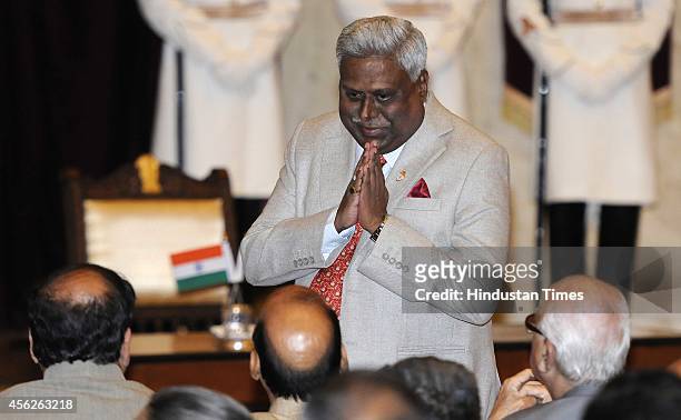 Director Ranjit Sinha with Union Minister of Home Affairs Raj Nath Singh, LK Advani, Anant Kumar during the swearing-in ceremony of Justice H L...
