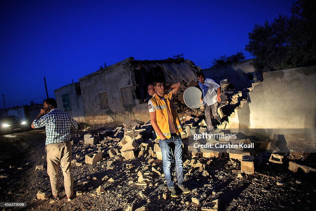 Refugees Flee Syria As ISIS Shoots Into Turkey For The First Time