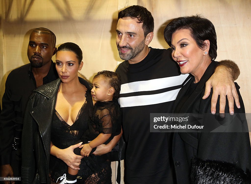 Givenchy : Front Row - Paris Fashion Week Womenswear Spring/Summer 2015