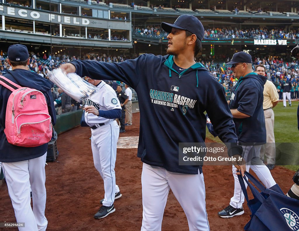 Los Angeles Angels of Anaheim v Seattle Mariners