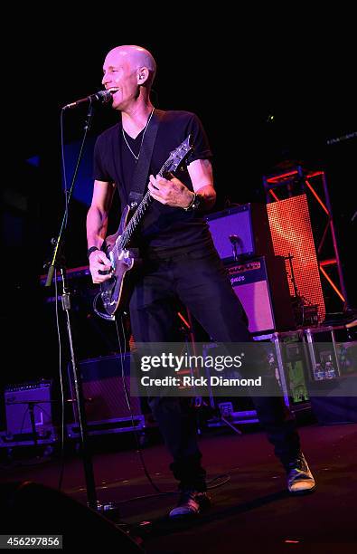 Matt Scannell of Vertical Horizon performs onstage at the APA Party during Day 2 of the IEBA 2014 Conference on September 28, 2014 in Nashville,...