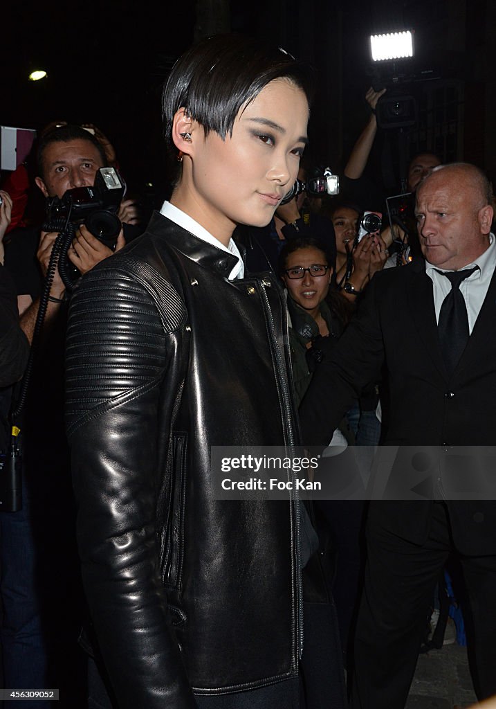Givenchy : Outside Arrivals - Paris Fashion Week Womenswear Spring/Summer 2015