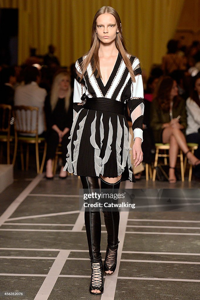 Givenchy - Runway RTW - Spring 2015 - Paris Fashion Week