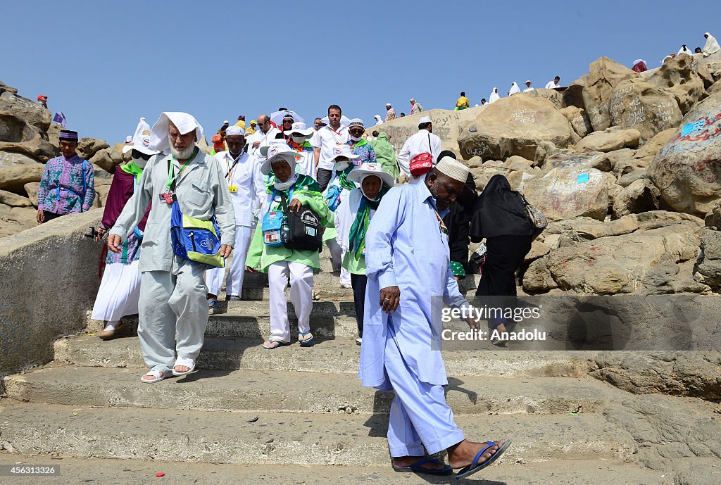 Muslim Pilgrims visit Mount Arafat