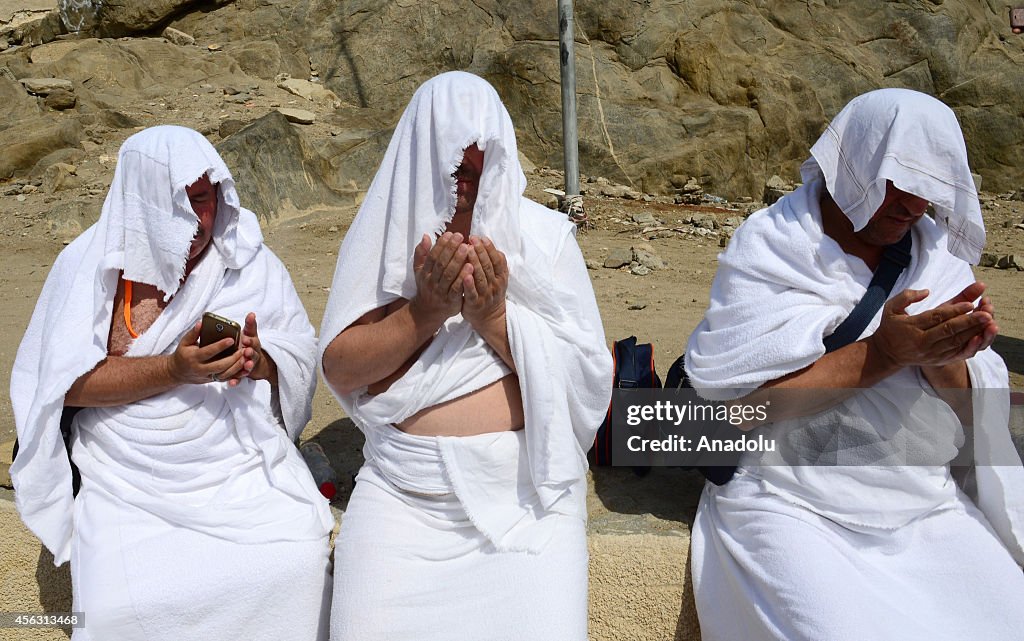 Muslim Pilgrims visit Mount Arafat