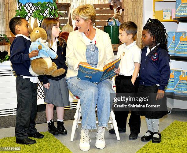 21 Emma Thompson Opens Peter Rabbit Library Stock Photos, High-Res ...