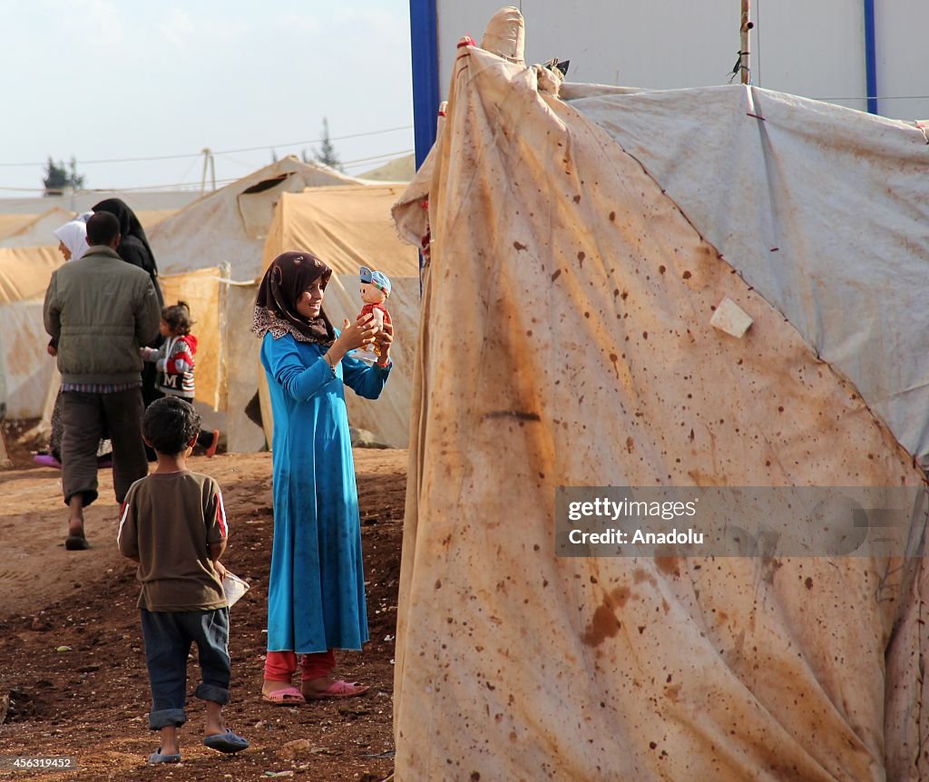 Children at the tent city in Syria