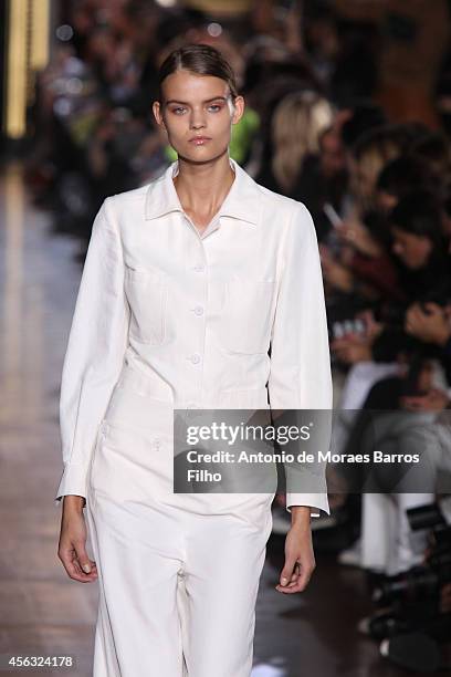 Attends the Stella McCartney show as part of the Paris Fashion Week Womenswear Spring/Summer 2015 on September 29, 2014 in Paris, France.