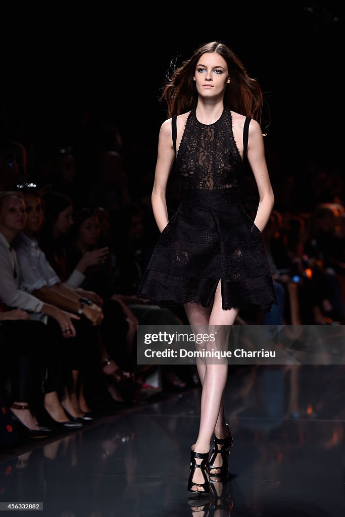 Elie Saab : Runway - Paris Fashion Week Womenswear Spring/Summer 2015