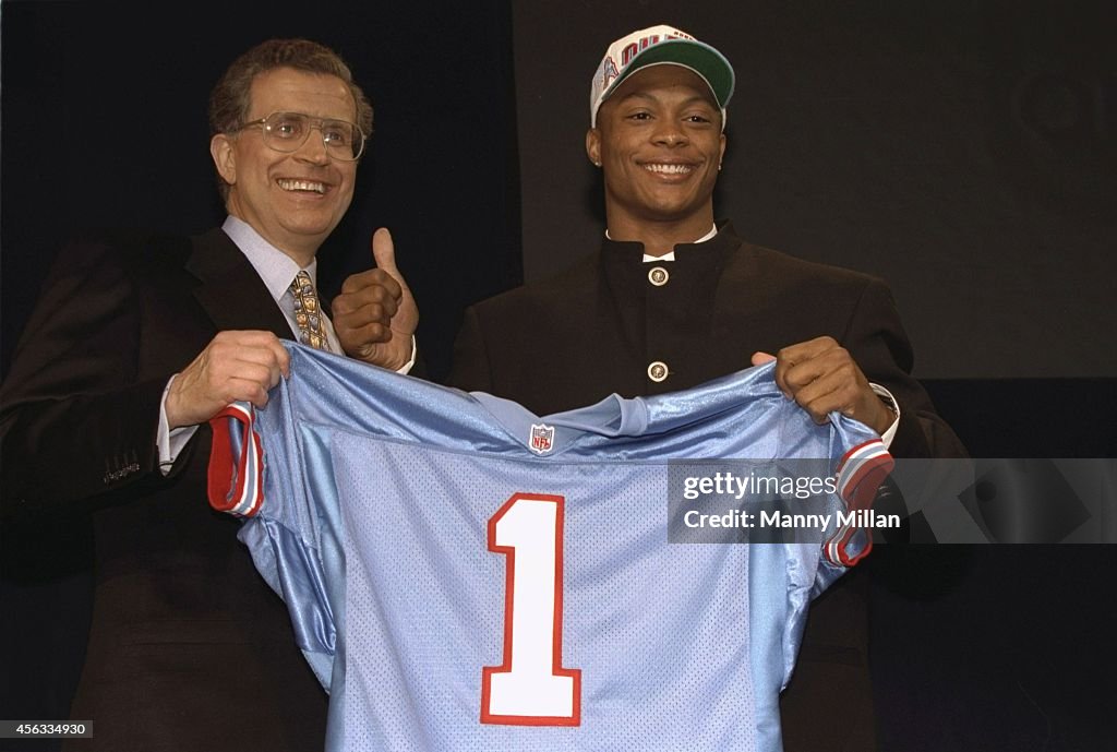 1996 Nfl Rookies Closeup of Houston Oilers running back and No 14 overall pick Eddie ...