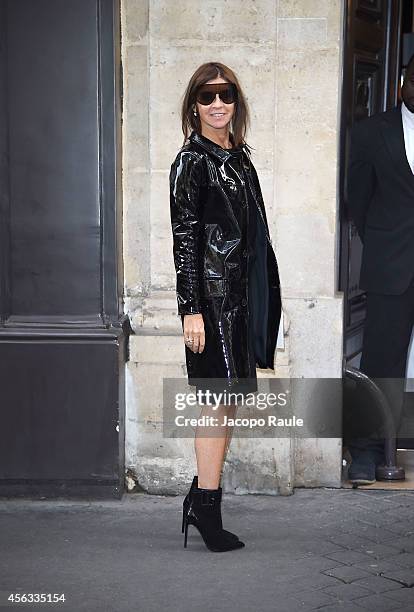Carine Roitfeld arrives at the Sonia Rykiel show during Paris Fashion Week, Womenswear SS 2015 on September 29, 2014 in Paris, France.