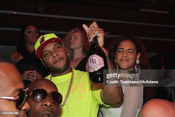 Flo Rida Young Young Jeezy Birthday Celebration At Liv Stock-Fotos und Bilder - Getty ...