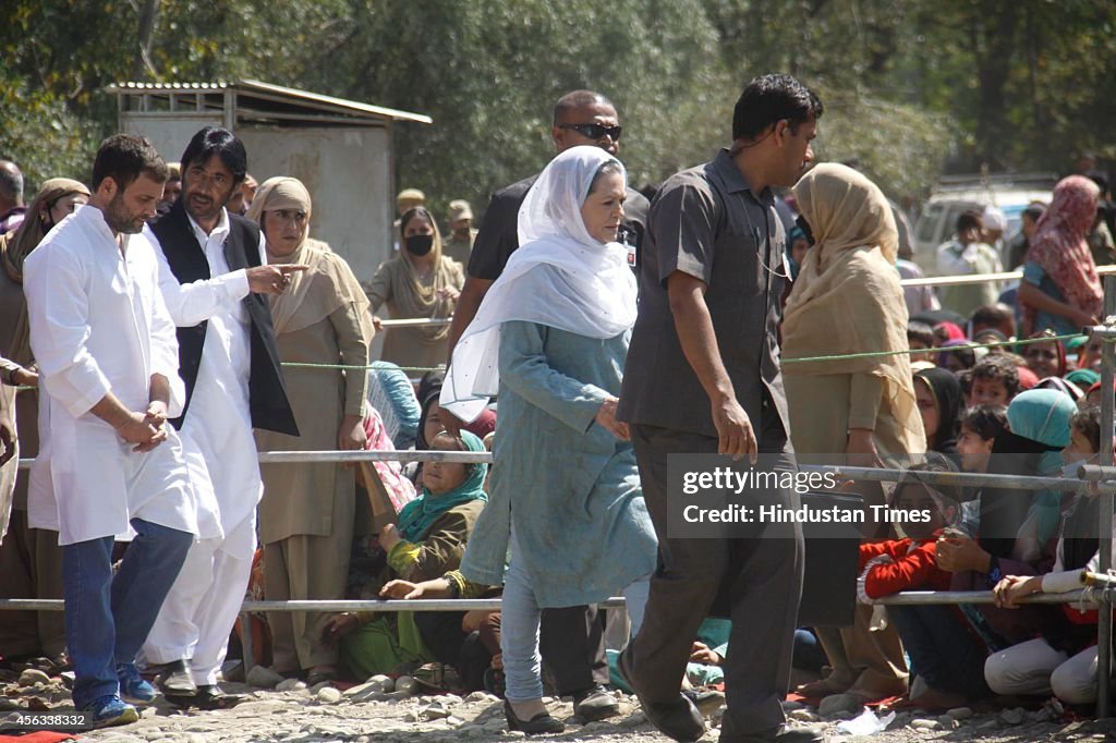 Sonia And Rahul Gandhi Visits Flood Victims In jammu And Kashmir