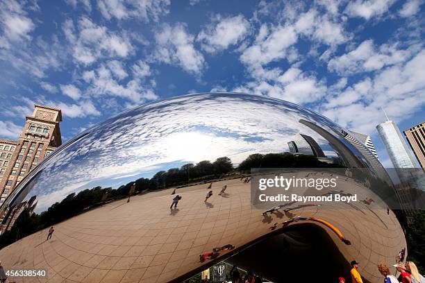Anish Kapoor's Cloud Gate sculpture sits in Millennium Park on August 27, 2014 in Chicago, Illinois.