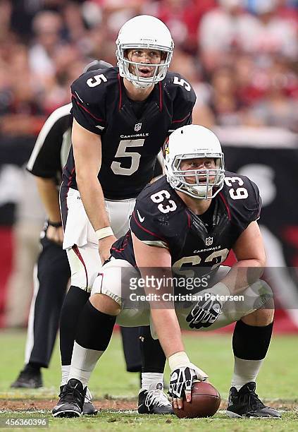 Quarterback Drew Stanton of the Arizona Cardinals during the NFL game against the San Francisco 49ers at the University of Phoenix Stadium on...