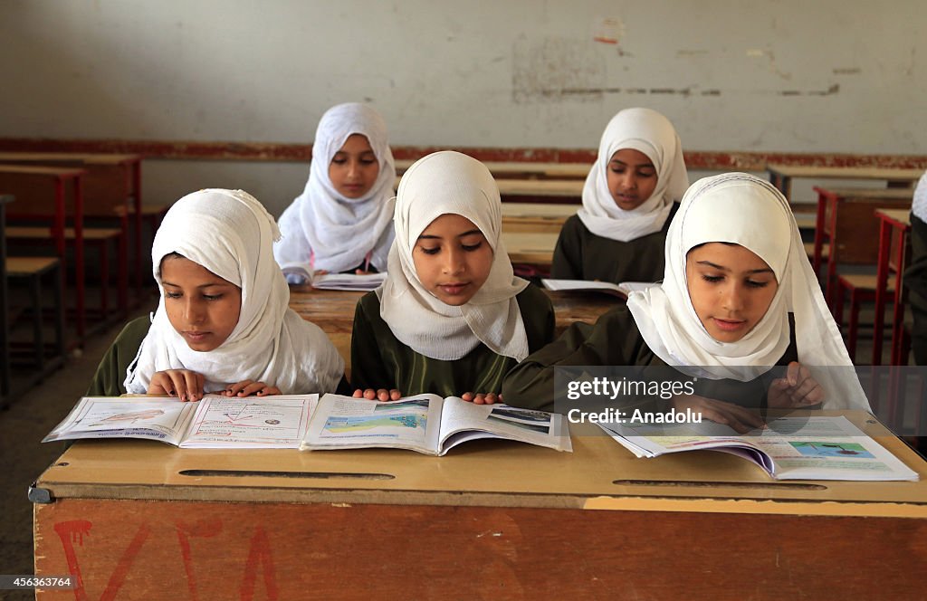 Yemeni students back to school
