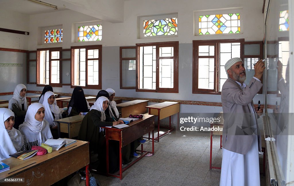 Yemeni students back to school