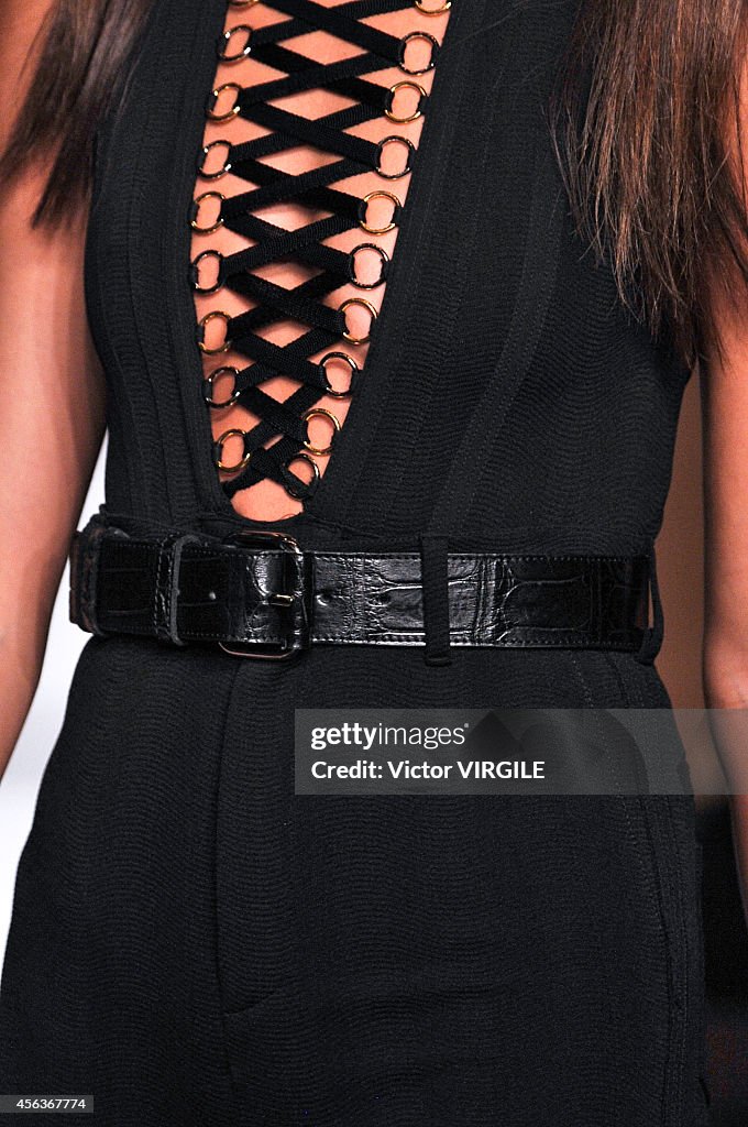 Givenchy : Runway - Paris Fashion Week Womenswear Spring/Summer 2015