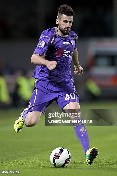 Nenad Tomovic of ACF Fiorentina in action during the Serie A match between ACF Fiorentina and US Sassuolo Calcio at Stadio Artemio Franchi on...