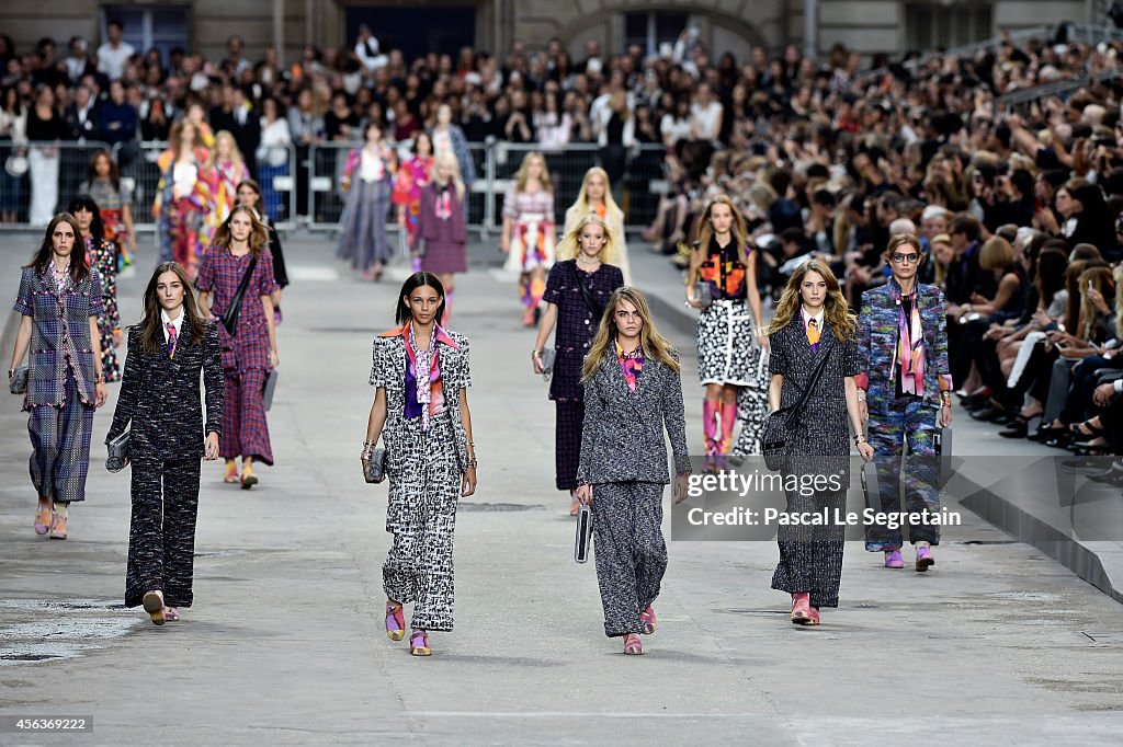 Chanel : Runway - Paris Fashion Week Womenswear Spring/Summer 2015