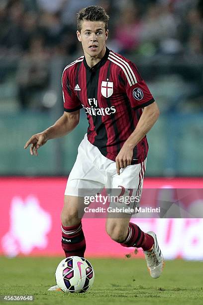 Marco Van Ginkel of AC Milan in action during the Serie A match between Empoli FC and AC Milan at Stadio Carlo Castellani on September 23, 2014 in...