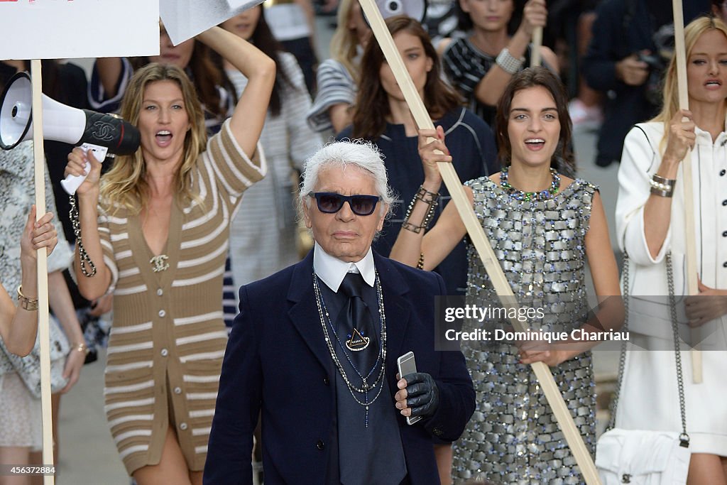 Chanel : Runway - Paris Fashion Week Womenswear Spring/Summer 2015