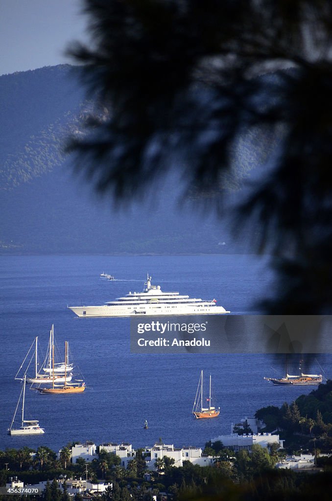 The Yacht of Roman Abramovich, Eclipse, anchors in Turkey