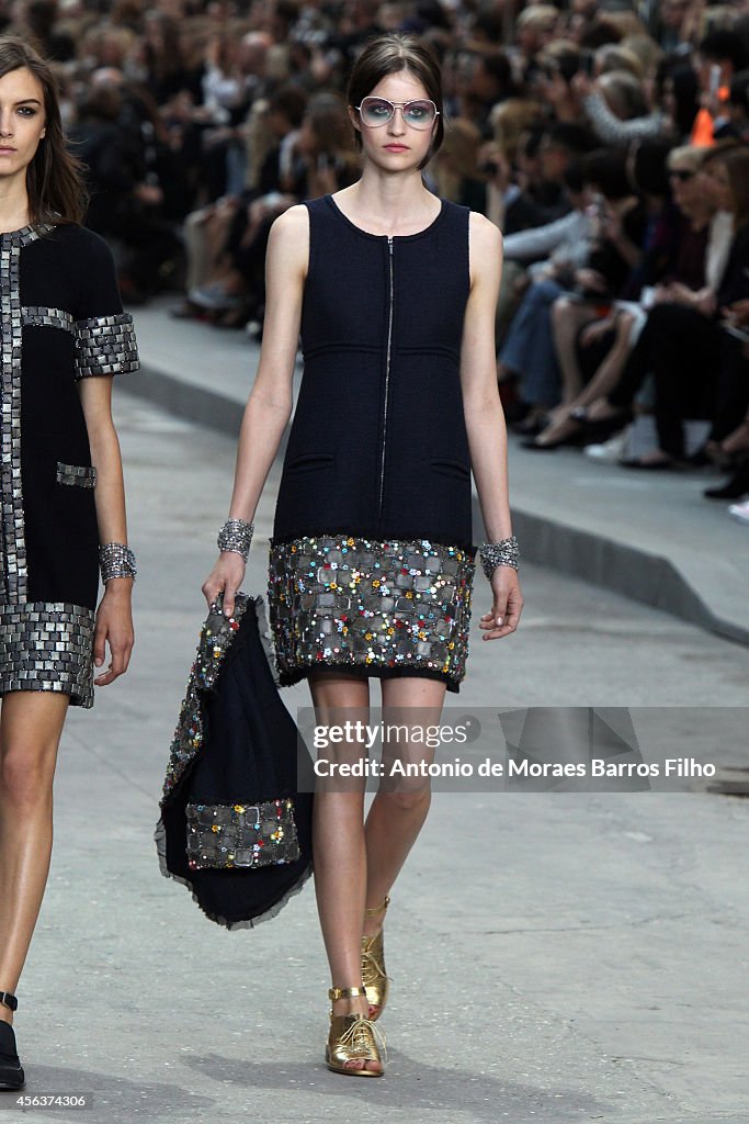 Chanel : Runway - Paris Fashion Week Womenswear Spring/Summer 2015