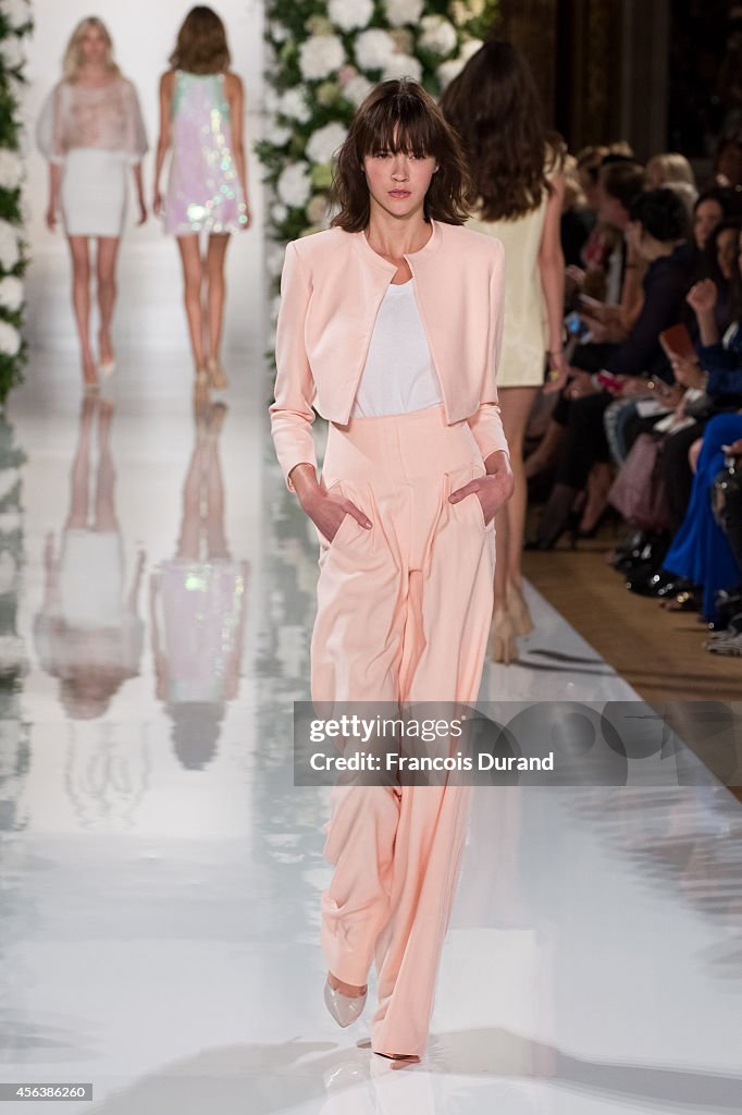 Valentin Yudashkin : Runway - Paris Fashion Week Womenswear Spring/Summer 2015