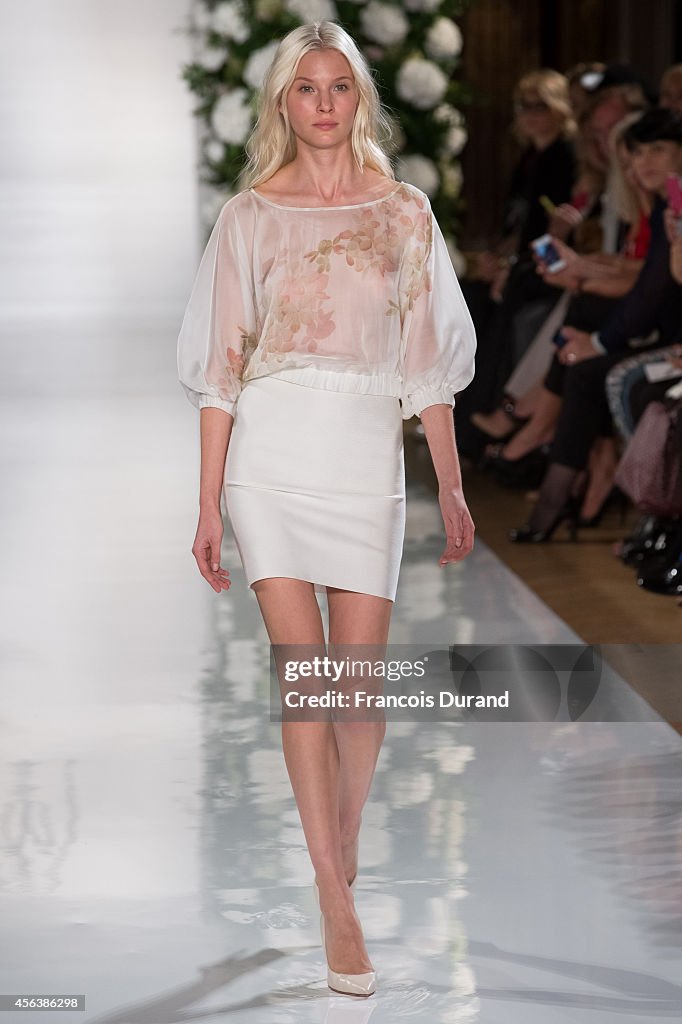 Valentin Yudashkin : Runway - Paris Fashion Week Womenswear Spring/Summer 2015