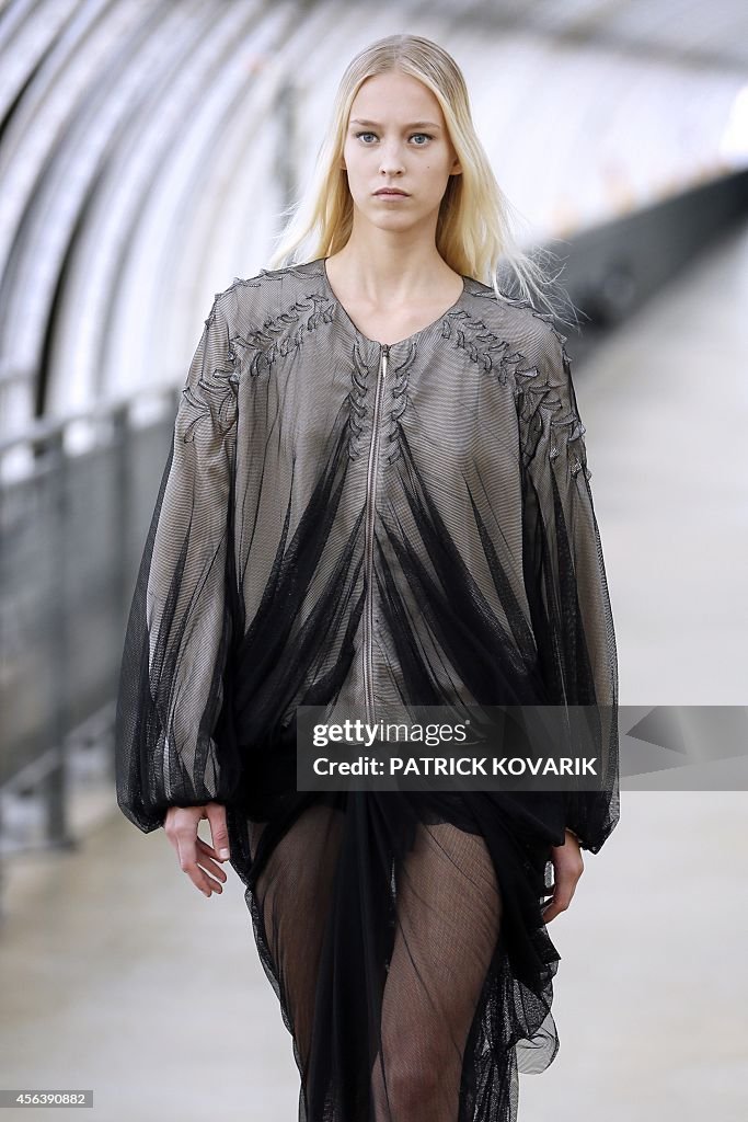 FASHION-FRANCE-VAN HERPEN