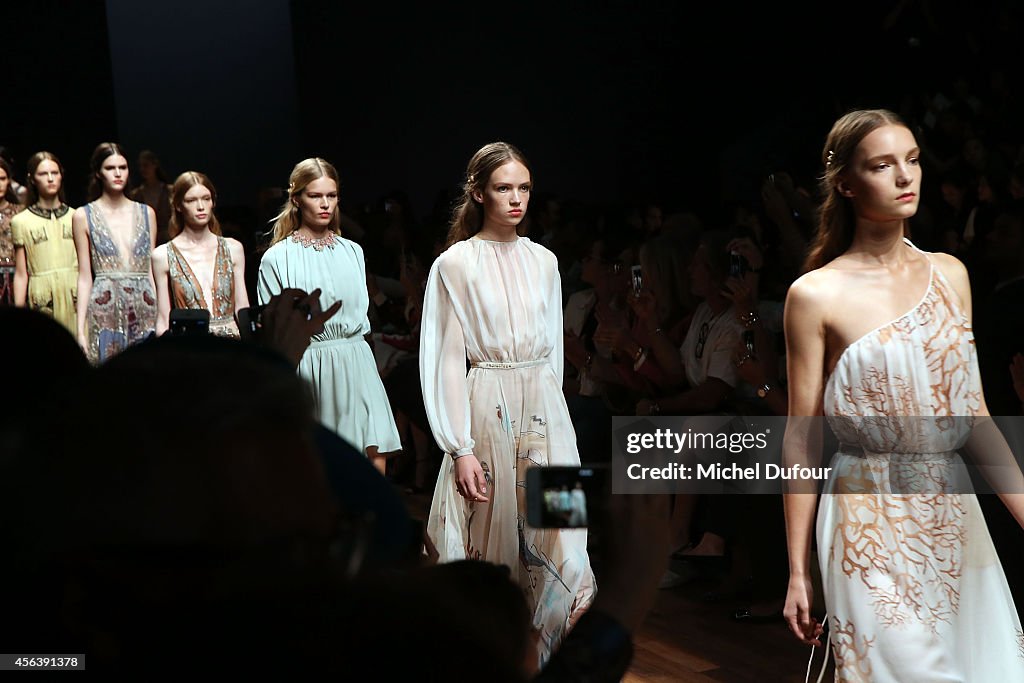 Valentino : Runway - Paris Fashion Week Womenswear Spring/Summer 2015