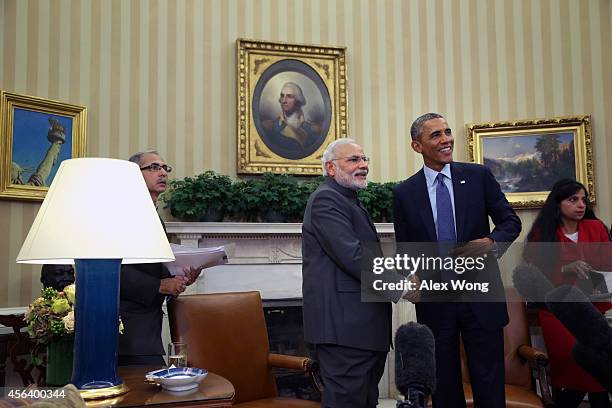 President Barack Obama shakes hands with Indian Prime Minister Narendra Modi in the Oval Office of the White House September 30, 2014 in Washington,...