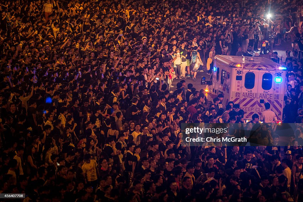 Sit In Protest Continues In Hong Kong Despite Chief Executive's Calls To Withdraw