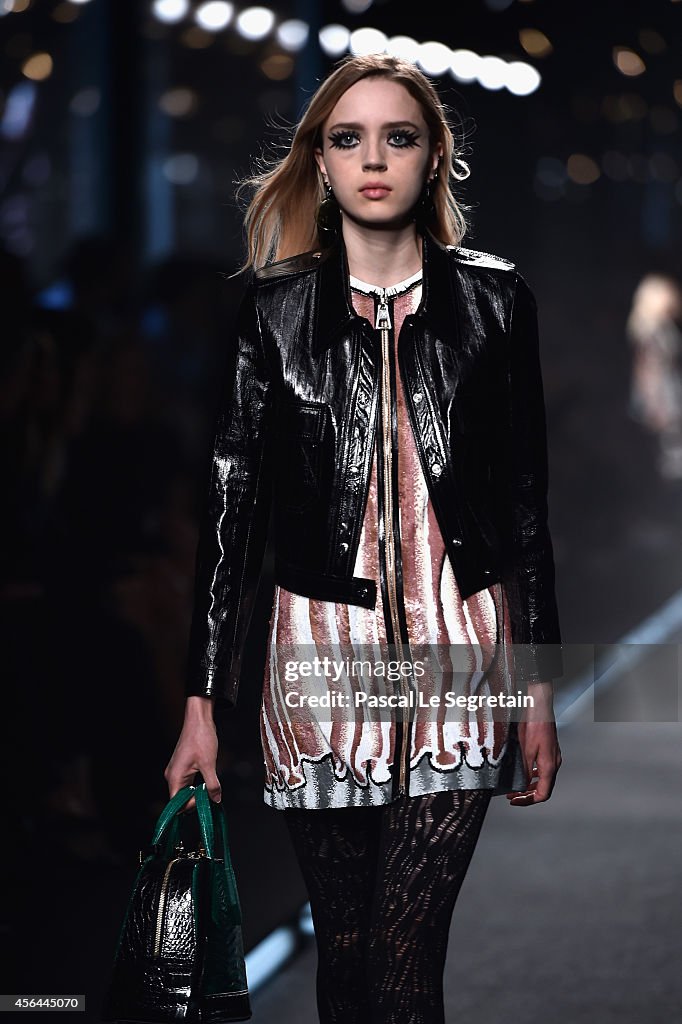 Louis Vuitton : Runway - Paris Fashion Week Womenswear Spring/Summer 2015