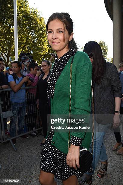 Dasha Zhukova arrives at Miu Miu Fashion Show during Paris Fashion Week, Womenswear SS 2015 on October 1, 2014 in Paris, France.