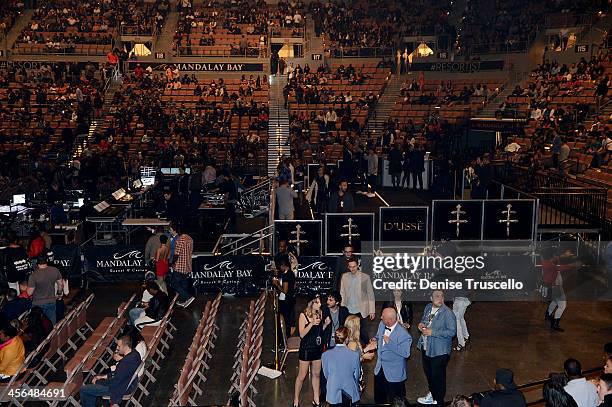 Jay Z Vip Riser 51 Riser At Jay Z Magna Carter Tour Las Vegas Stock Photos, High-Res ...